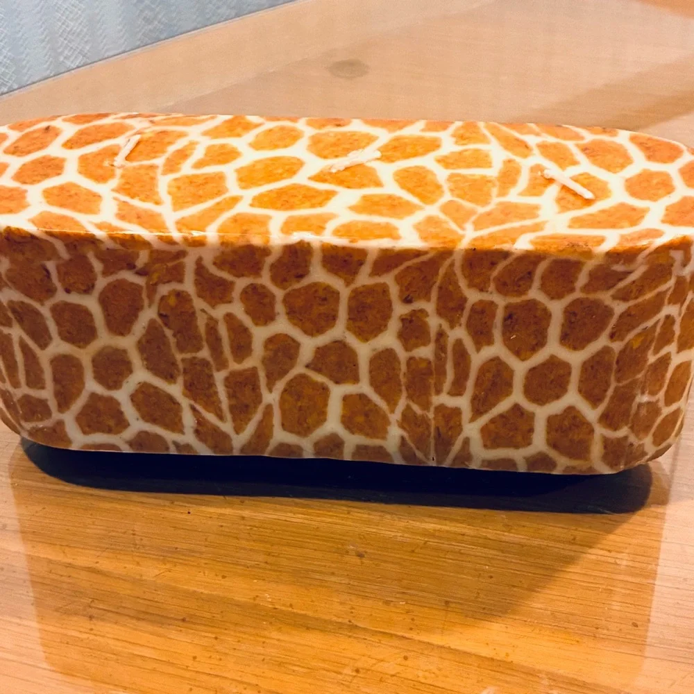 NWOT Animal Print Giraffe Print Candles Set (Ellipse & Square Candles)
